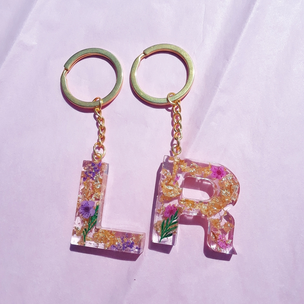 Custom Resin Letter or Number Keychain - Picture 4 of 16